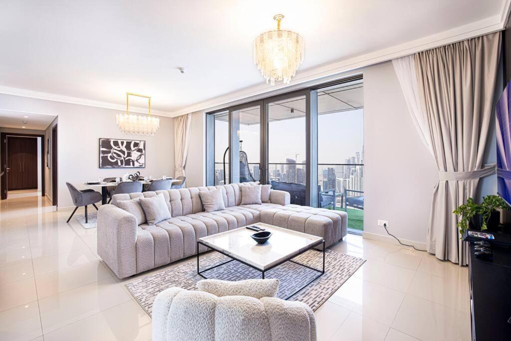 Magnificent Brand New Lux 3Br Burj & Fountain View Lägenhet Dubai Exteriör bild
