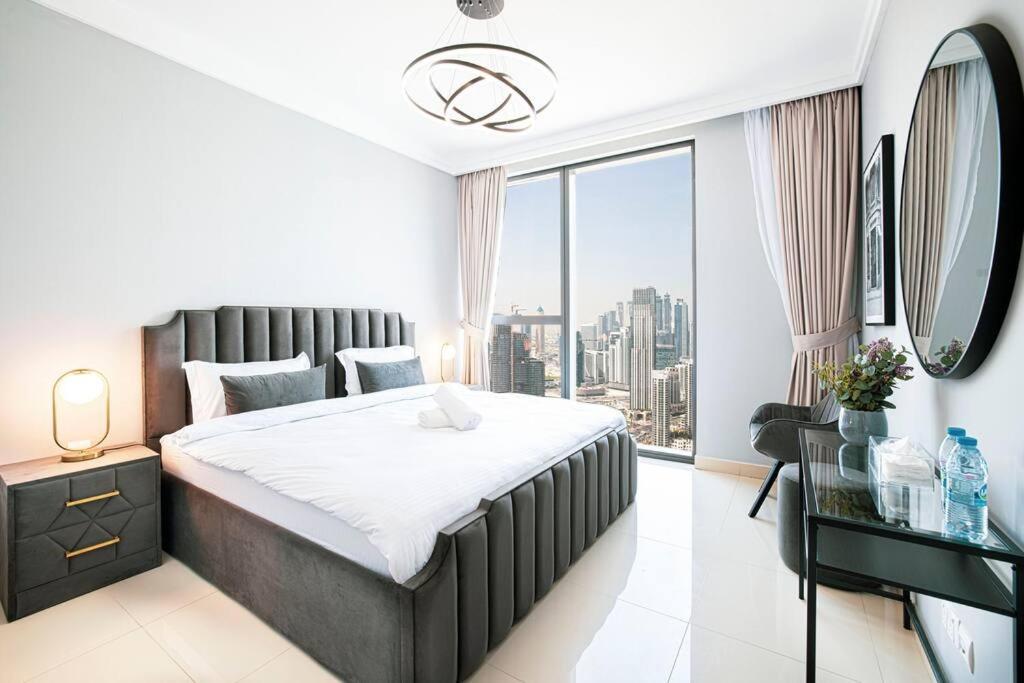 Magnificent Brand New Lux 3Br Burj & Fountain View Lägenhet Dubai Exteriör bild