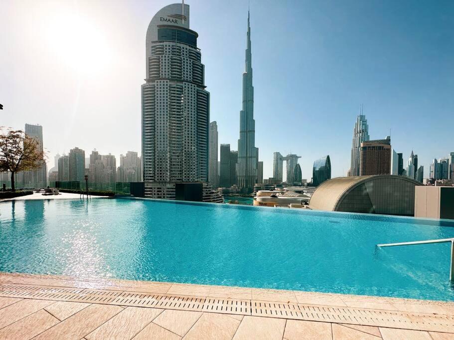Magnificent Brand New Lux 3Br Burj & Fountain View Lägenhet Dubai Exteriör bild
