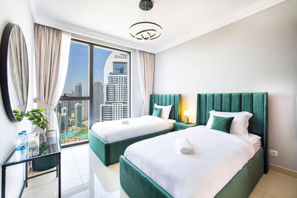 Magnificent Brand New Lux 3Br Burj & Fountain View Lägenhet Dubai Exteriör bild