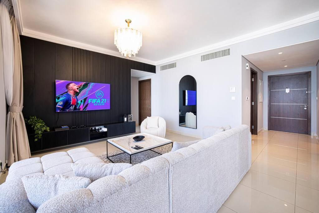 Magnificent Brand New Lux 3Br Burj & Fountain View Lägenhet Dubai Exteriör bild
