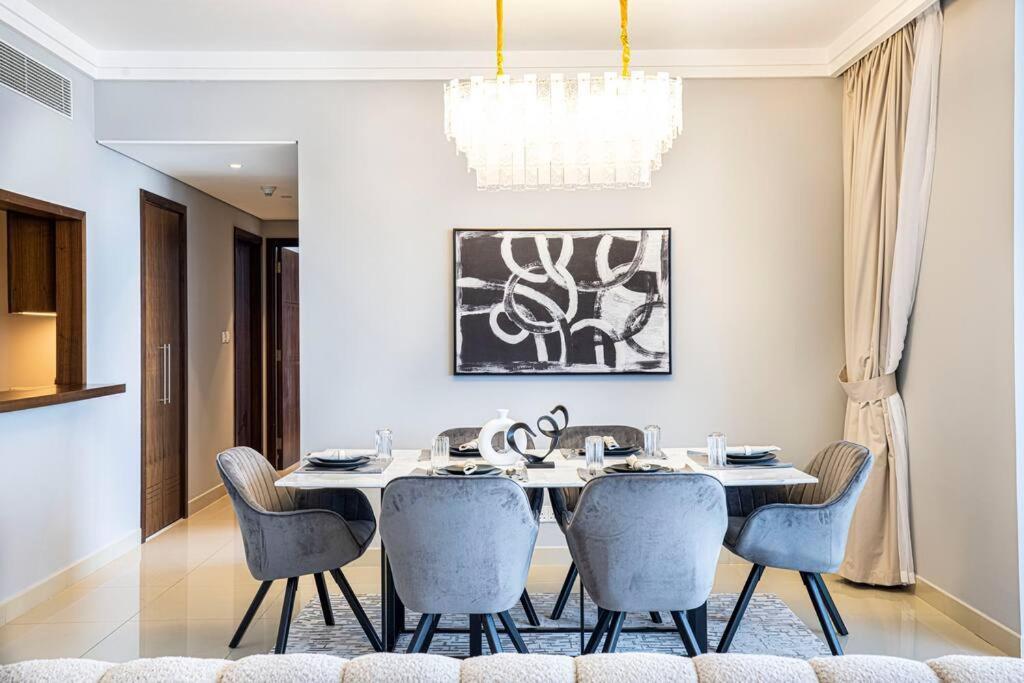 Magnificent Brand New Lux 3Br Burj & Fountain View Lägenhet Dubai Exteriör bild