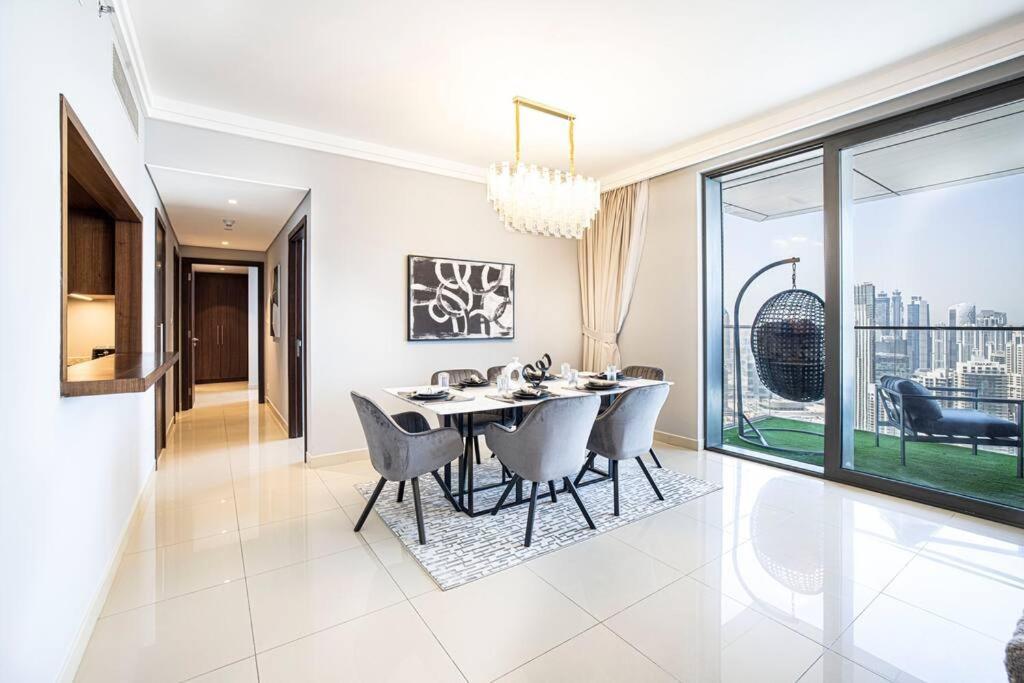 Magnificent Brand New Lux 3Br Burj & Fountain View Lägenhet Dubai Exteriör bild