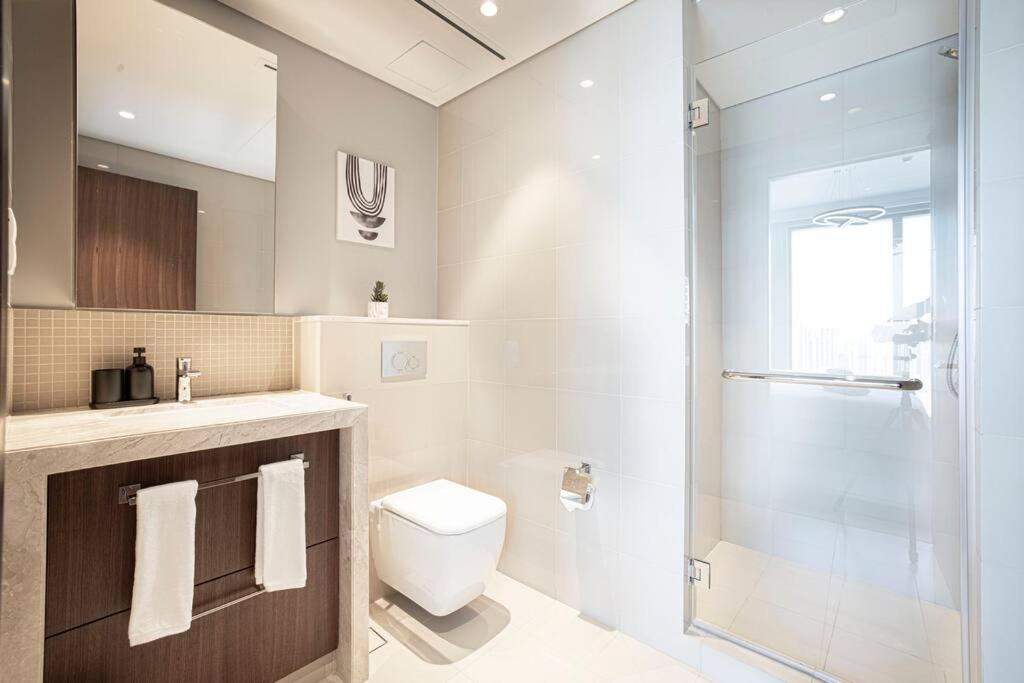 Magnificent Brand New Lux 3Br Burj & Fountain View Lägenhet Dubai Exteriör bild